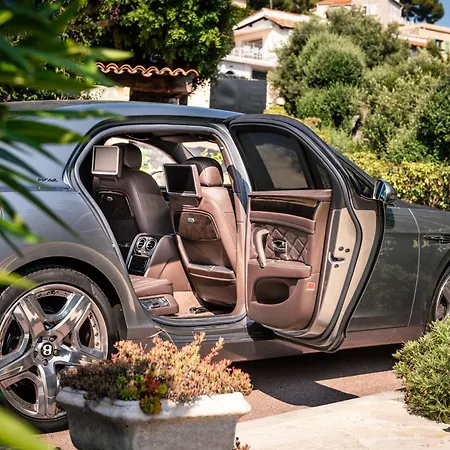 Monaco - Luxury Living In With Bentley, Butler And Heated Pool カップダイユ
