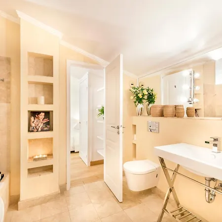 Monaco - Luxury Minutes From Monaco فيلة