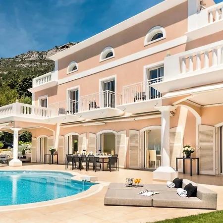 Monaco - Luxury Living In With Bentley, Butler And Heated Pool 卡普戴尔