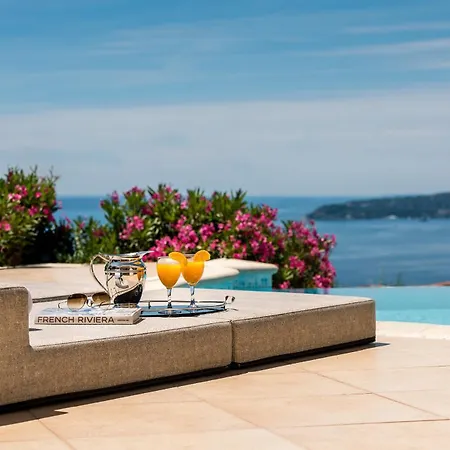 Monaco - Luxury Living In With Bentley, Butler And Heated Pool *